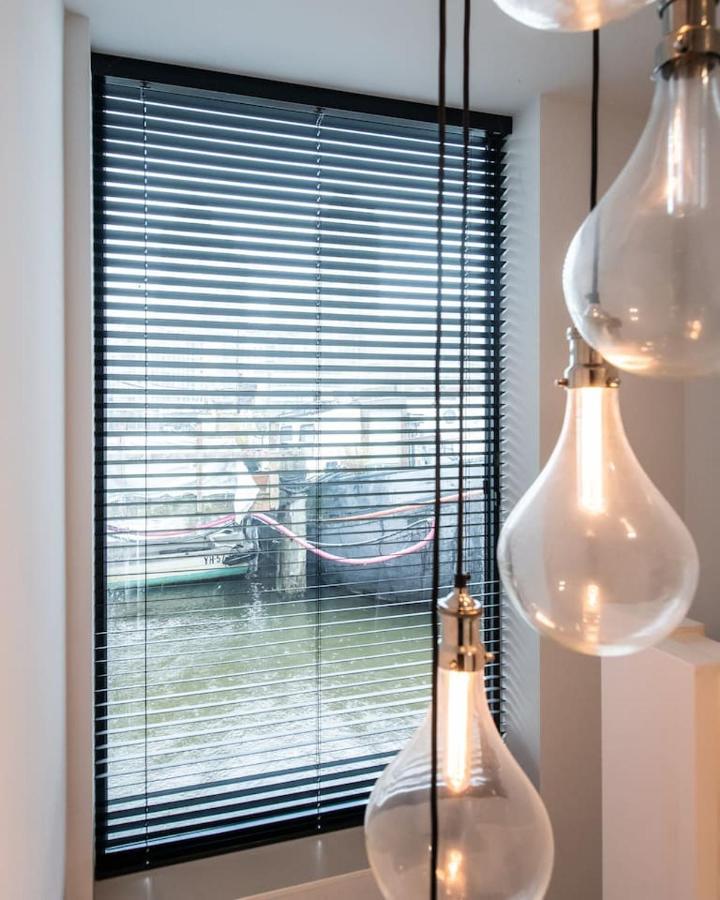 Beautiful Amstel Houseboat Leilighet Amsterdam Eksteriør bilde